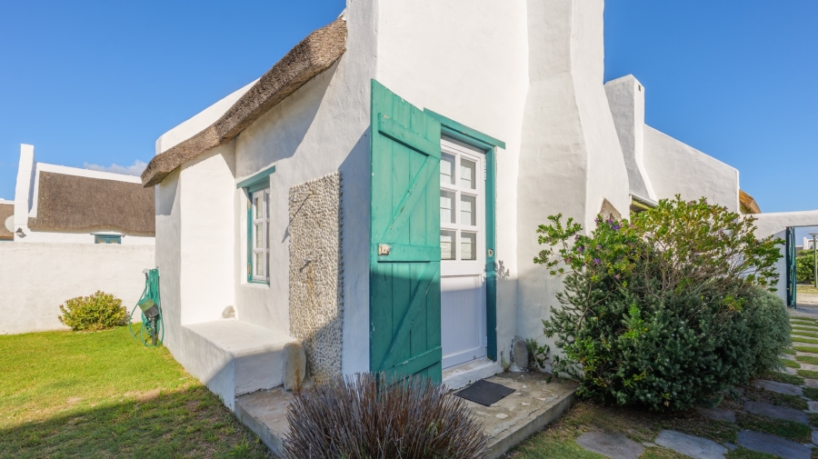 4 Bedroom Property for Sale in Struisbaai Western Cape